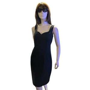 Citrine Sleeveless Sweetheart Neckline Little Black Dress – Size 8